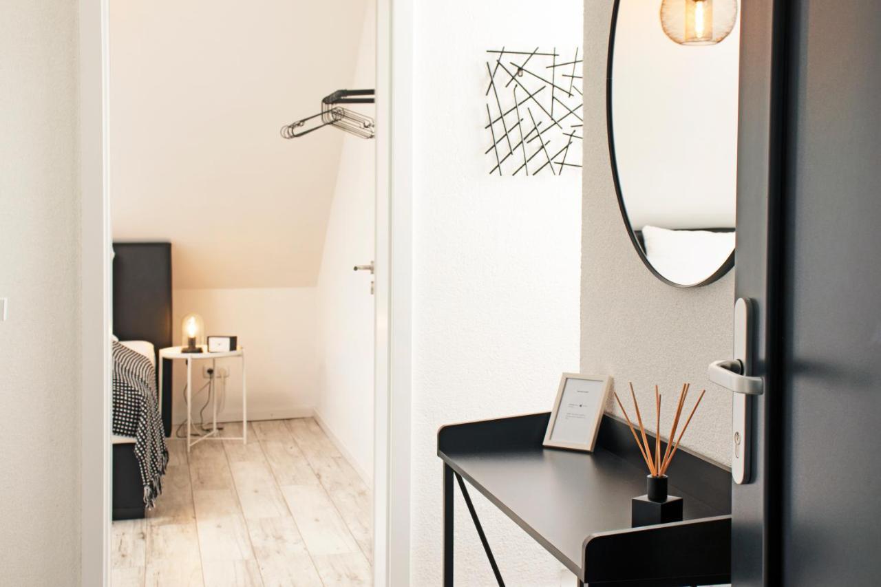 Blackncozy - Design Appartement Mit Boxspringbett Und Balkon Лёррах Экстерьер фото