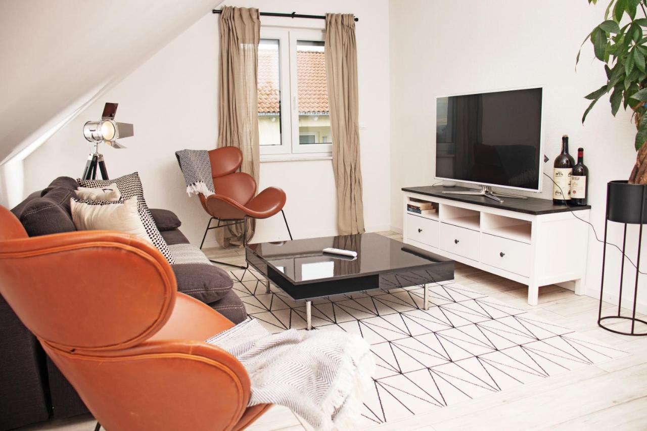 Blackncozy - Design Appartement Mit Boxspringbett Und Balkon Лёррах Экстерьер фото